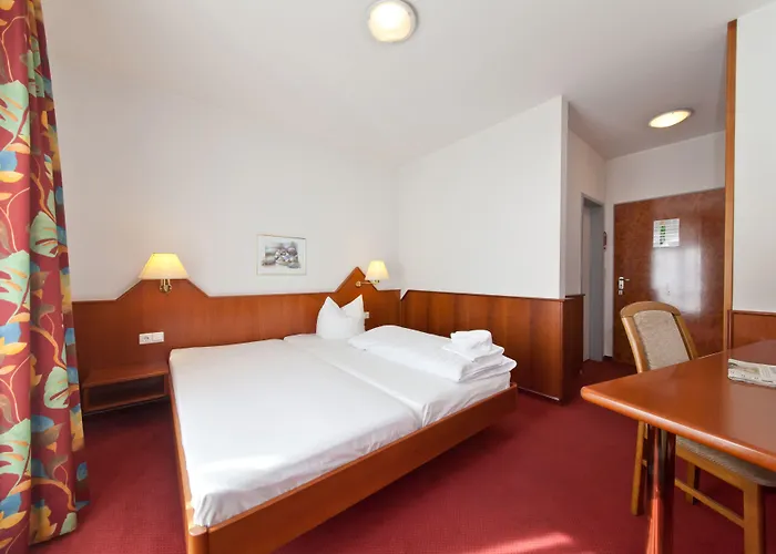 Hagemann Hafen Hotel 3*